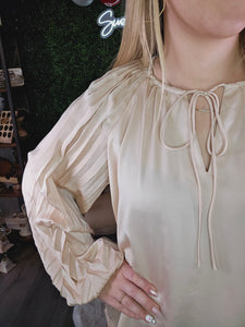 CHAMPAGNE PLEATED SLEEVE TOP