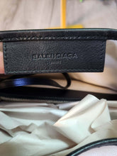 Load image into Gallery viewer, Balenciaga Tan/Black Tote &amp; Pouch (Authentic)
