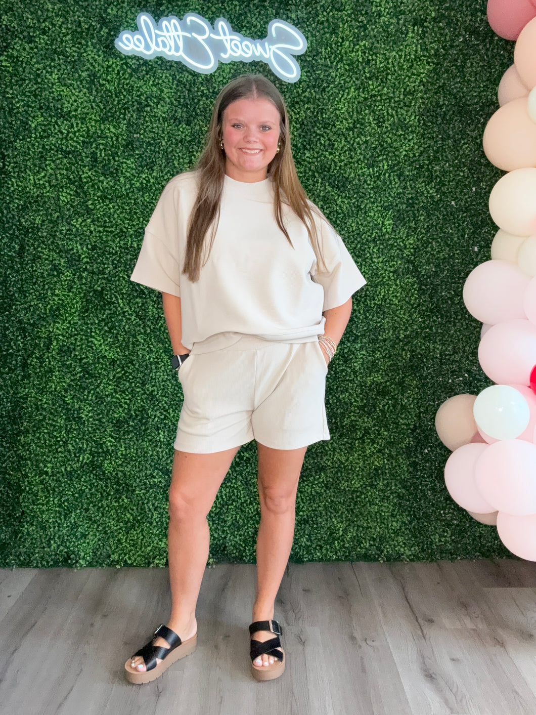 RIBBED ROUND NECK TEE & SHORTS SET