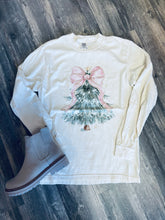 Load image into Gallery viewer, KABL CREAM TREE W/ BOW LS TEE
