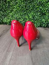 Load image into Gallery viewer, Kate Spade New York “Vida” Red Patent Leather Pumps

