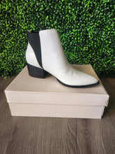 Load image into Gallery viewer, NEW Chinese Laundry White Leather Booties
