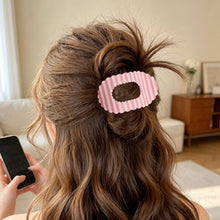 Load image into Gallery viewer, Striped Scalloped Hollow Oval Hair Claw Clip
