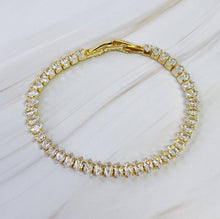 Load image into Gallery viewer, Marquise Cut Sparkle Tennis Bracelet

