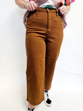 Load image into Gallery viewer, CAMEL HW TUMMY CONTROL WIDE CROP JEANS
