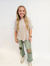 Load image into Gallery viewer, OLIVE DISTRESSED KNEE/HEM CROPPED PANTS
