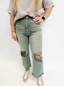 OLIVE DISTRESSED KNEE/HEM CROPPED PANTS