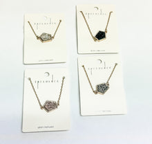 Load image into Gallery viewer, DRUZY SHORT CHAIN NECKLACE
